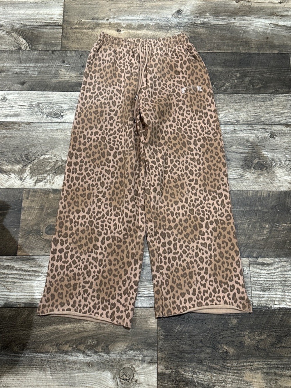VS PINK Wide Leg Split Hem Sweatpants in Leopard